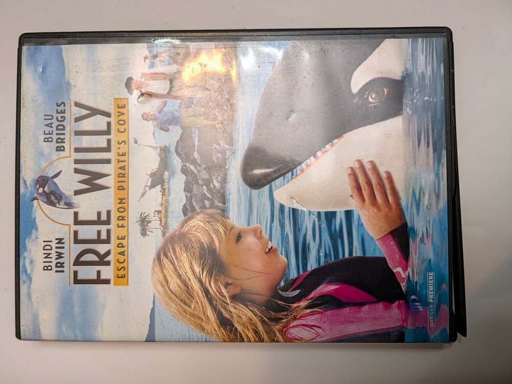 Free Willy: Escape From Pirate's Cove DVD Bindi Irwin Beau Bridges